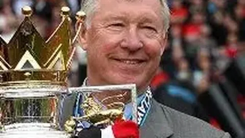 重磅！38岁足球传奇于汉超告别绿茵场，申花不再续约，辉煌20年斩获13冠，520战力挽狂澜轰入95球！