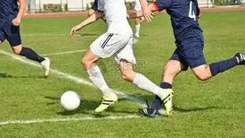 英超规则突变引轩然大波！豪门震动，末日预言？冬季转会窗恐掀惊涛骇浪！